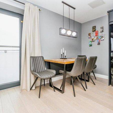 Modern Hut In Belfast Apartment Bagian luar foto